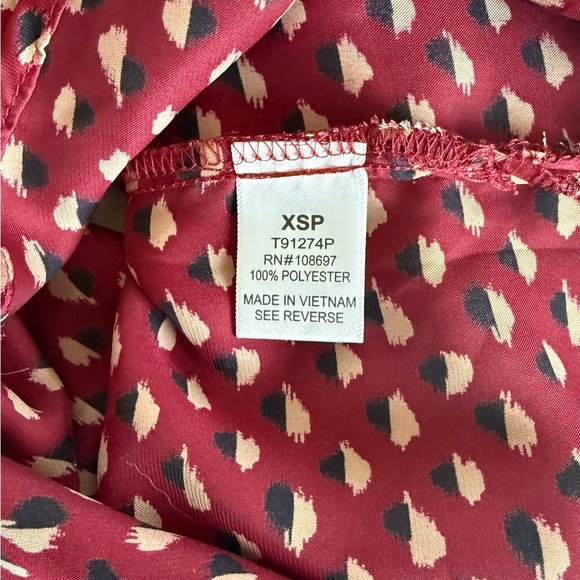 Alice Blue Burgundy Abstract Dot Print Button Front Blouse XSP - Picture 2 of 8